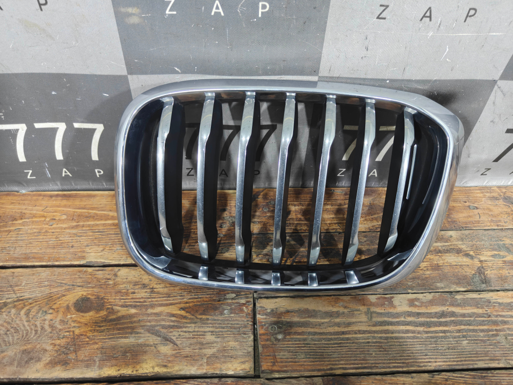 Решетка радиатора левая BMW X3 (G01), X4 (G02) 17-21 Б/У Оригинал 51137397465