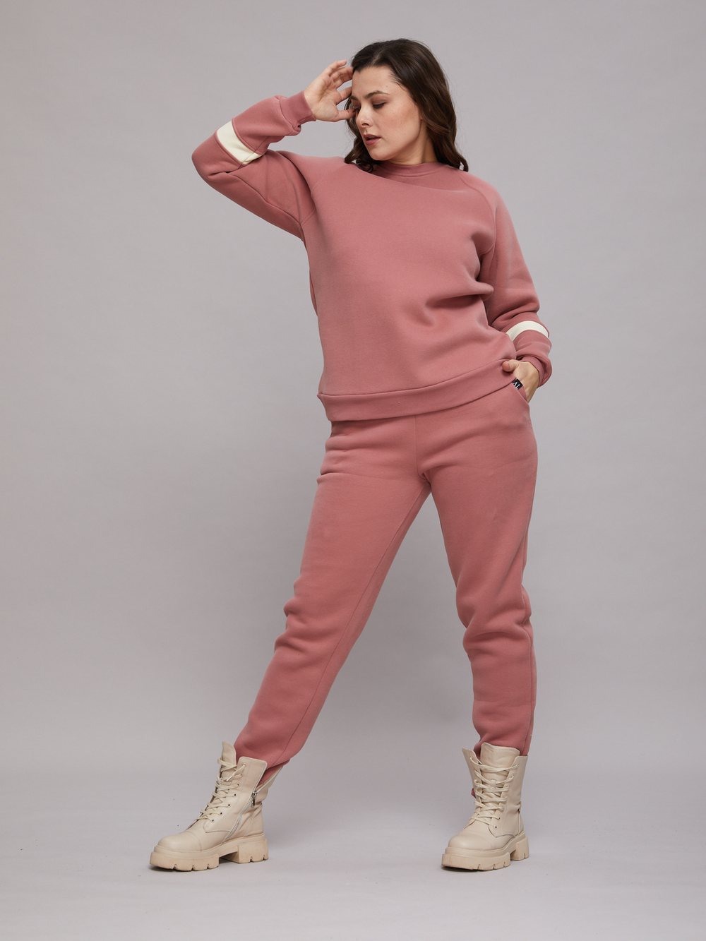 Костюмы с брюками КБофн-042/пудровый