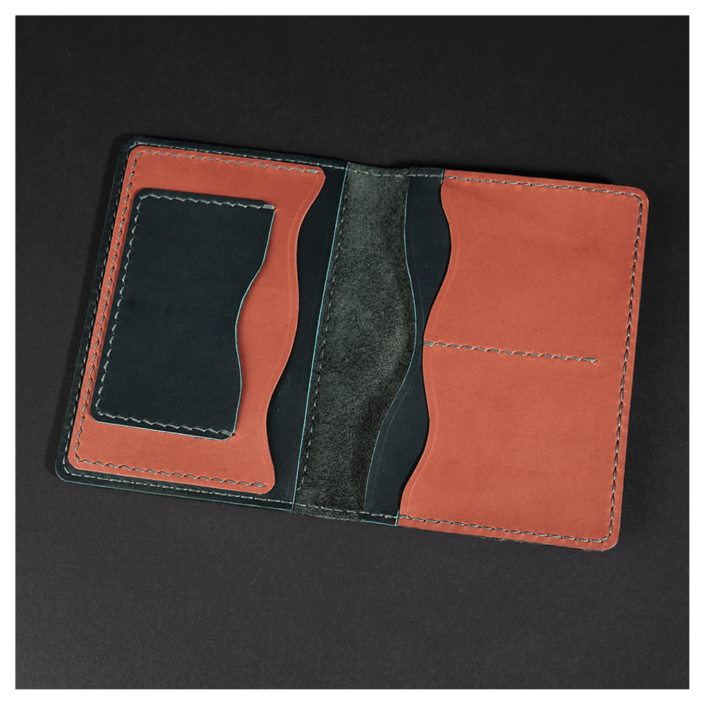 Кожаная обложка на паспорт «Шаманка» (фигура)