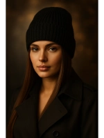 Шапка осенняя вязаная бини для прогулок и спорта