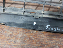 Решетка переднего бампера Renault Duster 1 10-15 Б/У Оригинал 622545914R