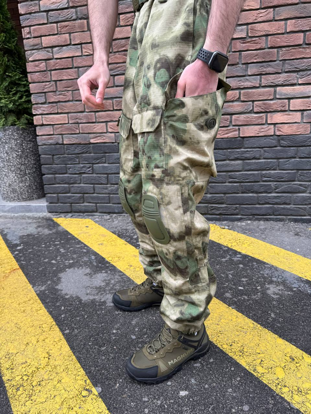 Тактический костюм горка с наколенниками и налокотниками мох лайт