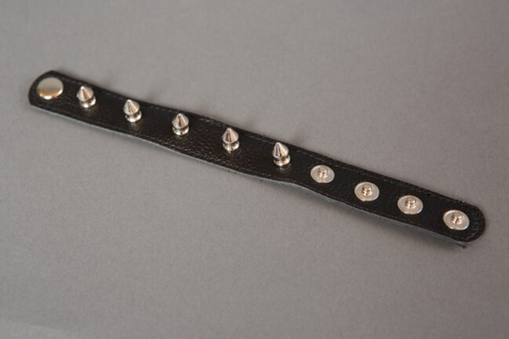 Сбруя на фаллос с шипами (Цвет: черный)