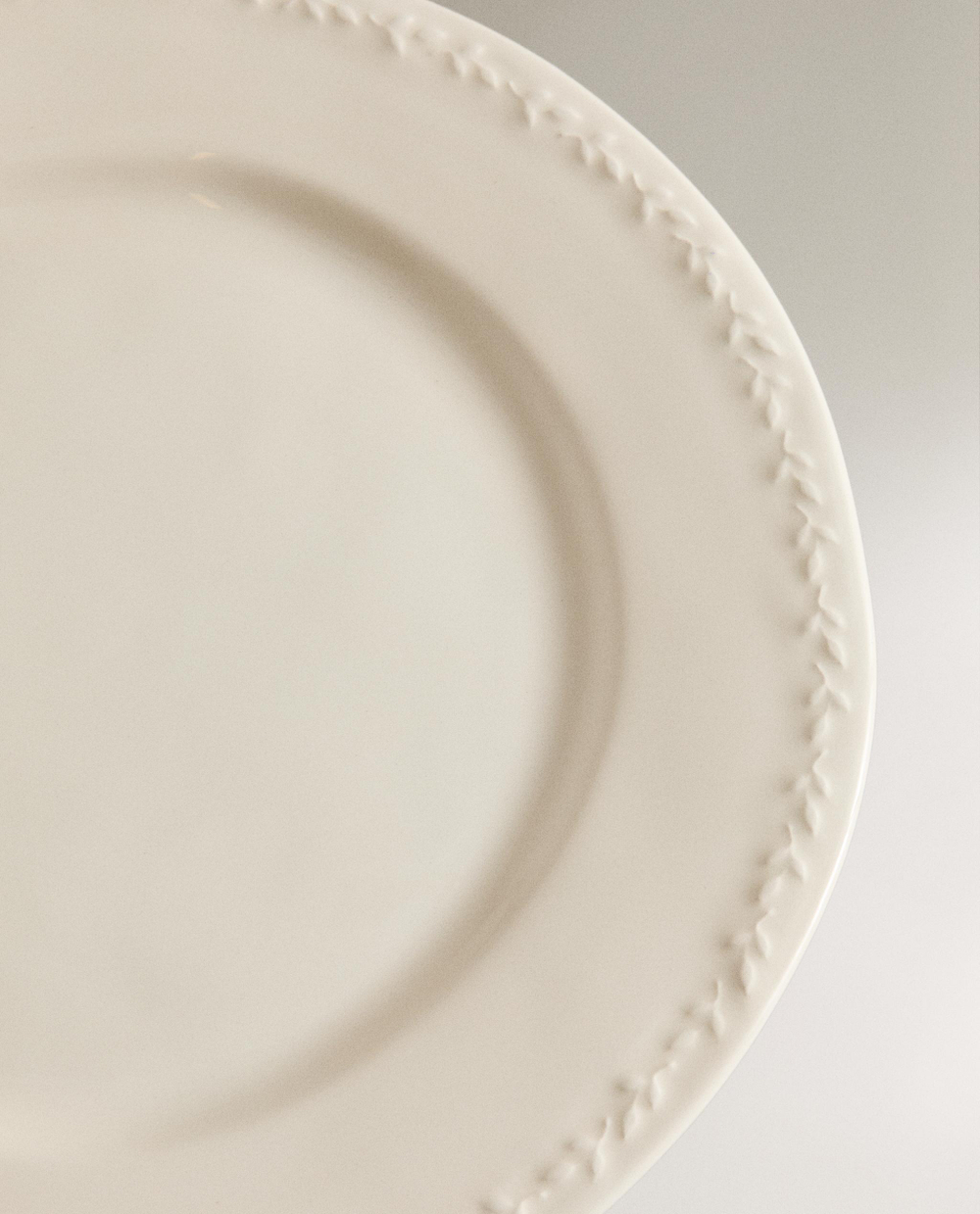 Zara Home набор столовой посуды из фаянса, цвет кремовый, 28.4 см