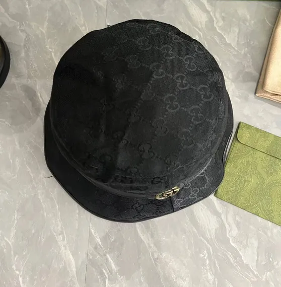 Панама GUCCI GG canvas bucket hat