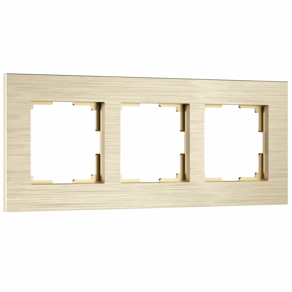 Рамка на 3 поста AluMax (шампань)