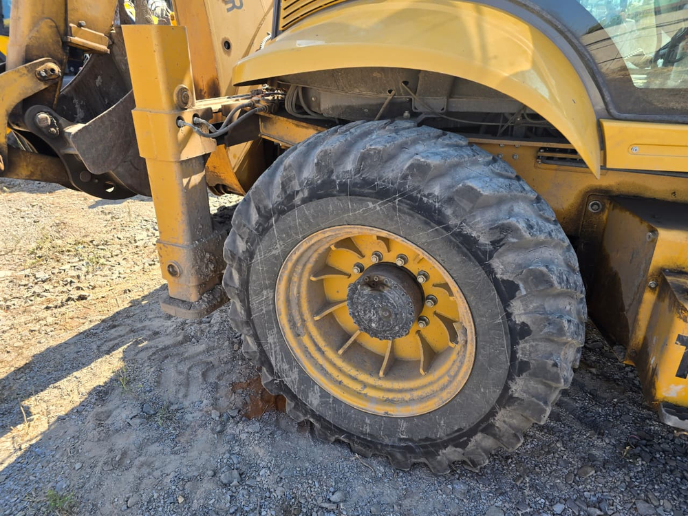 REDSTAR T28* Экскаватор-погрузчик T28/28 (Дизельный, 4,8 л, 102 л.с., АТ)