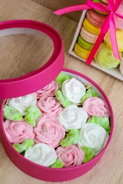 Коробочка с цветочным зефиром - круглая арт2020