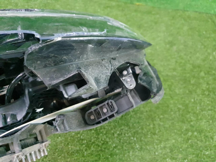 Битая Фара левая Range Rover Sport 2 L494 (2017-2022) LED