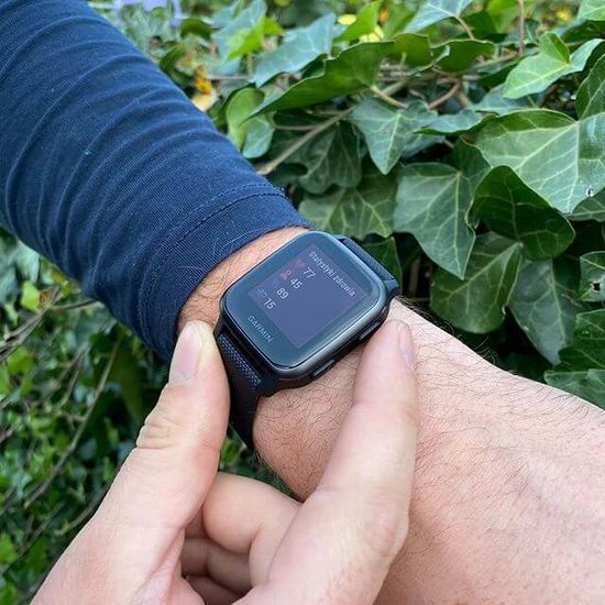 Смарт часы Garmin Venu Sq Music Edition черный с серым алюминиевым безелем 010-02426-10