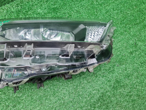 Фара правая Toyota RAV4 5 XA50 (2018-н.в.) LED