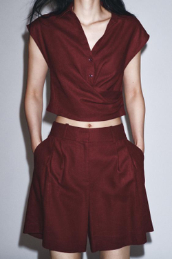 ZARA БЕРМУДЫ СО СКЛАДКАМИ ИЗ ЛЬНА, ГРАНАТОВЫЙ