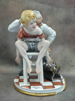 Статуэтка. Фарфор. Врач Дышите! Не дышите!. Capodimonte. Италия