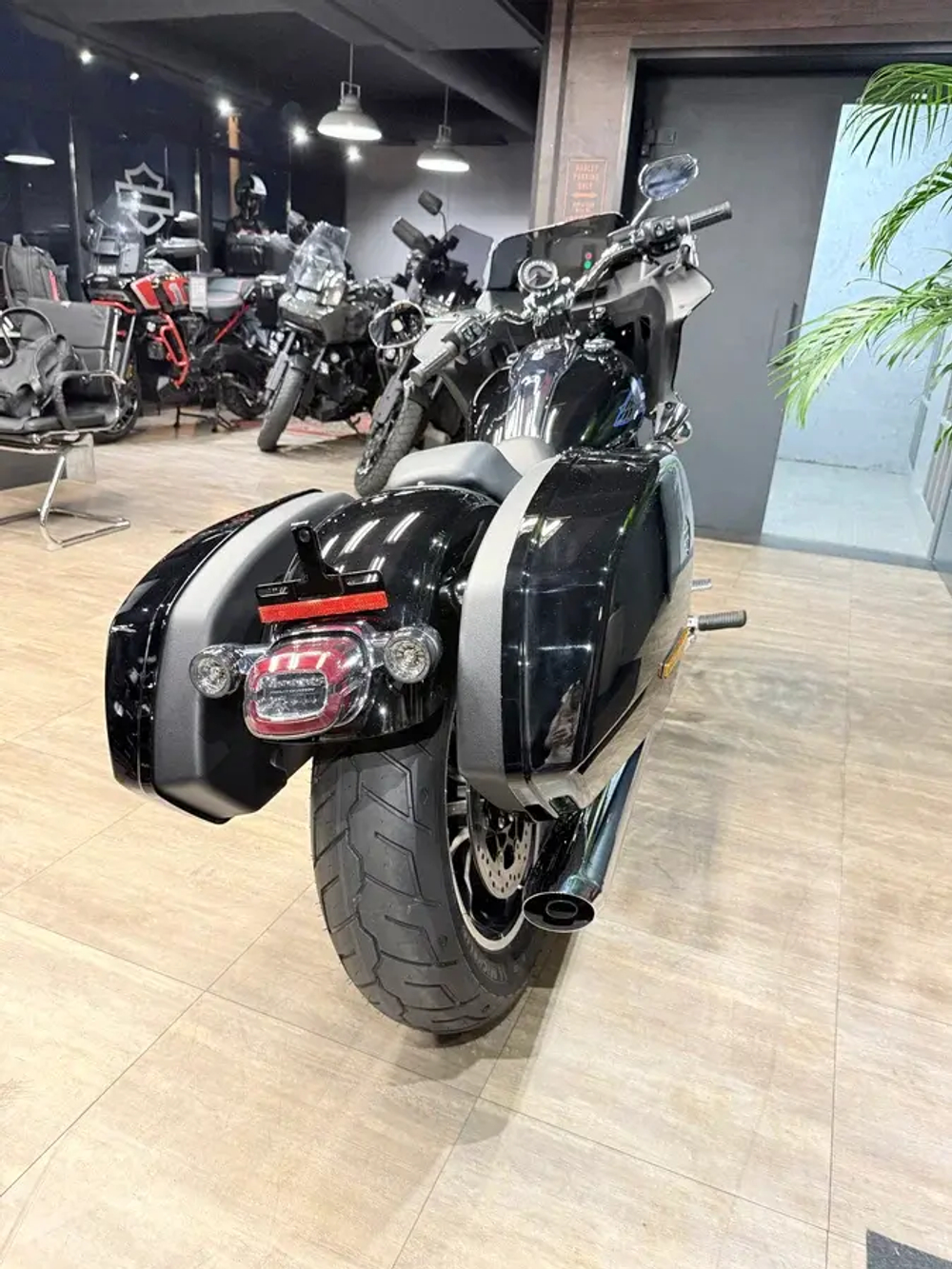 Harley-Davidson Low Rider ST (Black/Chrome) 2025