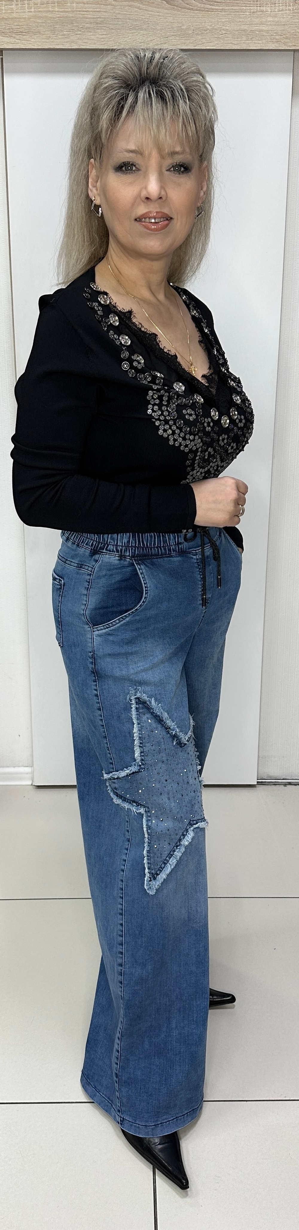 Синие джинсы c принтом из звезд