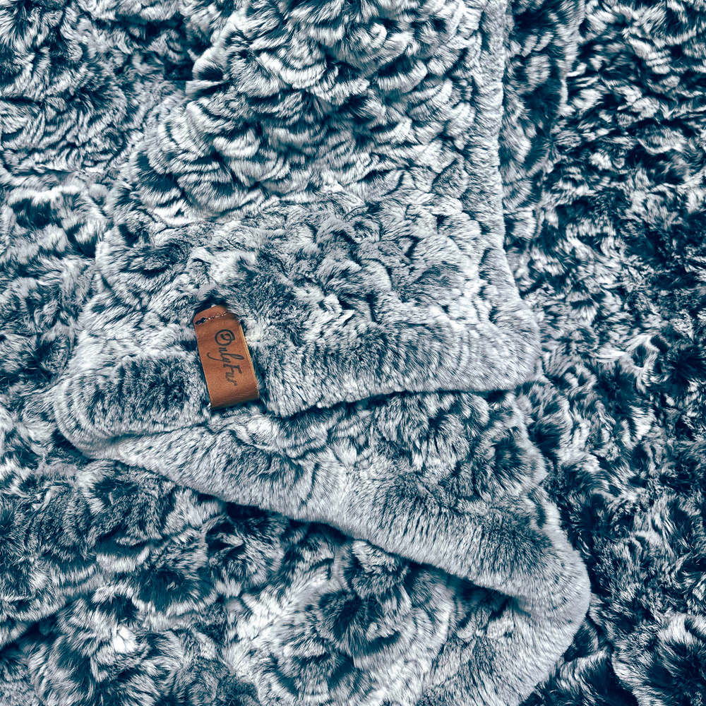 "Вязаный" плед из натурального меха рекс 200*150 см (серый сноутоп, окрас меха в два тона)