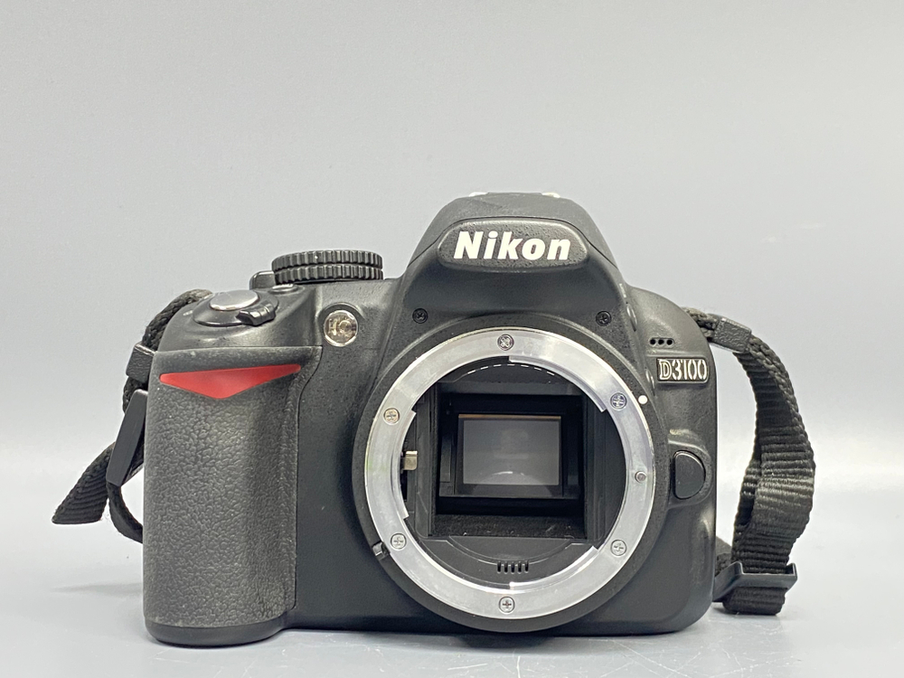 Nikon D3100 kit 18-55mm 5500 кадров