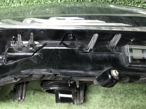 Битая Фара правая Toyota Camry xv70 (20-нв) LED