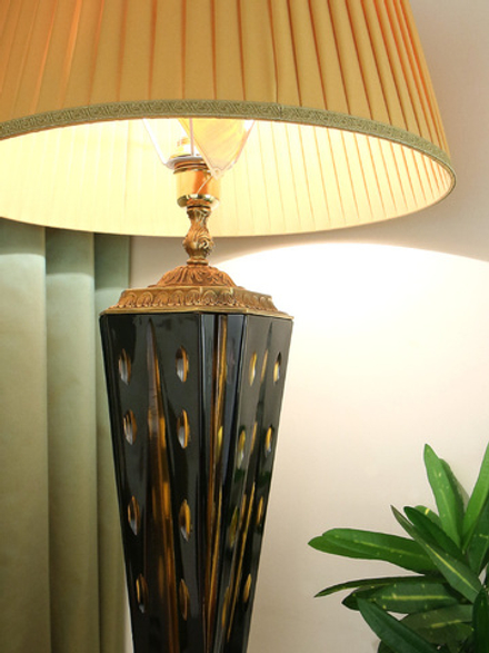 Olympus Brass Лампа настольная интерьерная на бронзовом основании с тканевым абажуром
