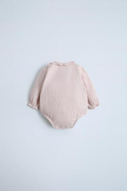 ZARA БОДИ ИЗ КРЕПА С ВОЛАНАМИ, РОЗОВЫЙ