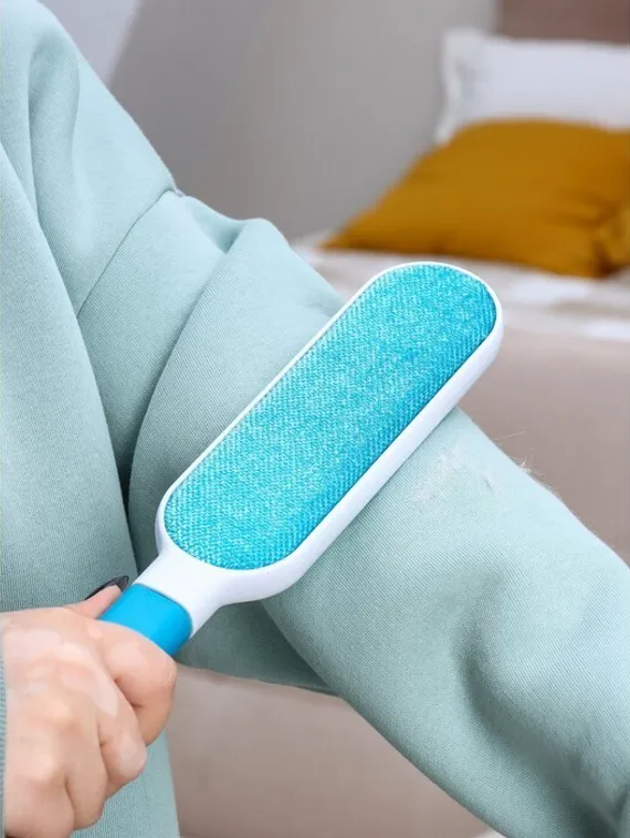 Щётка для удаления шерсти и волос с одежды и мебели с ручкой 33×7,5×5 см, цвет синий