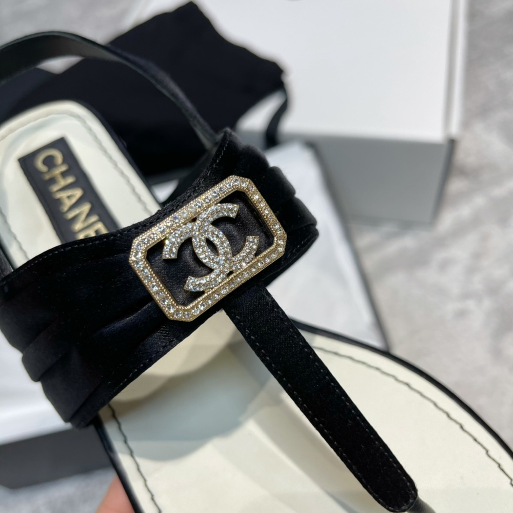 Chanel Slides
