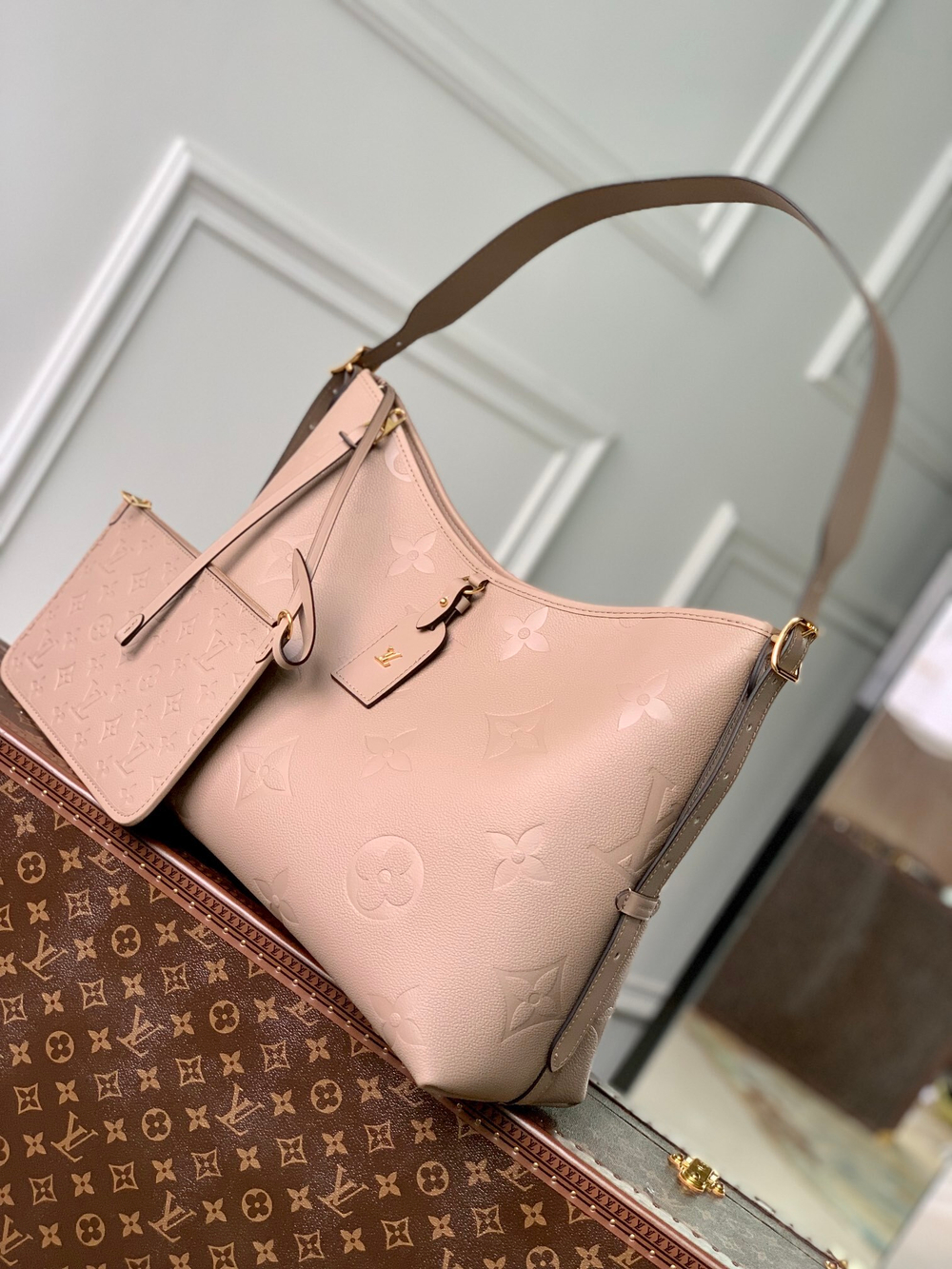 Louis Vuitton CarryAll MM