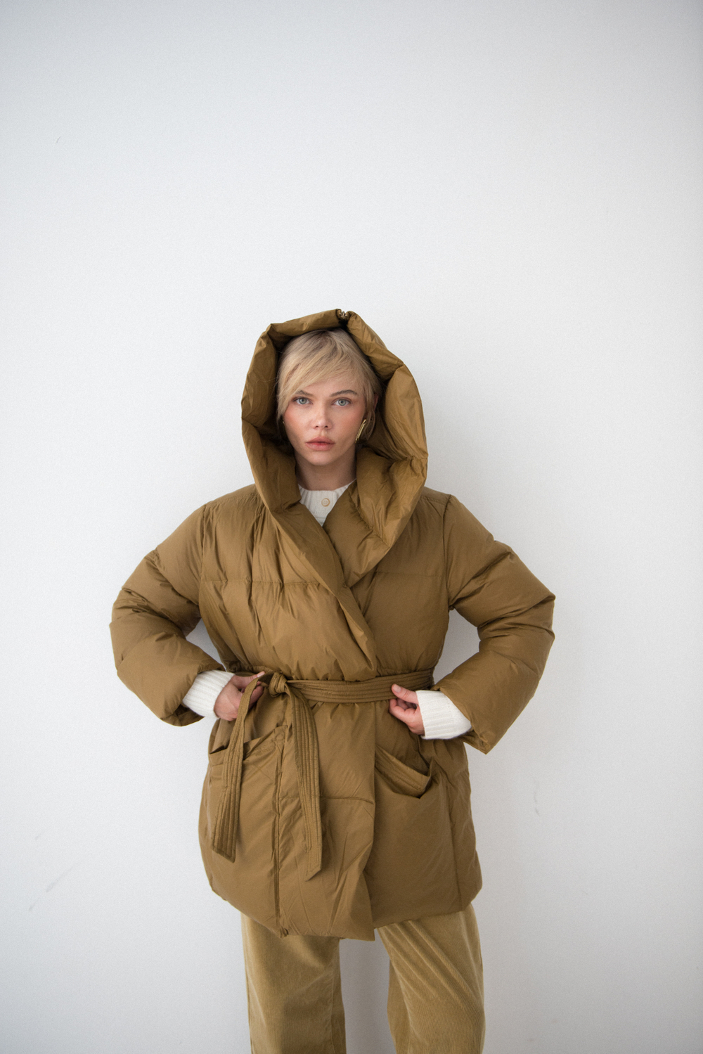 Пуховик с капюшоном YARMIN