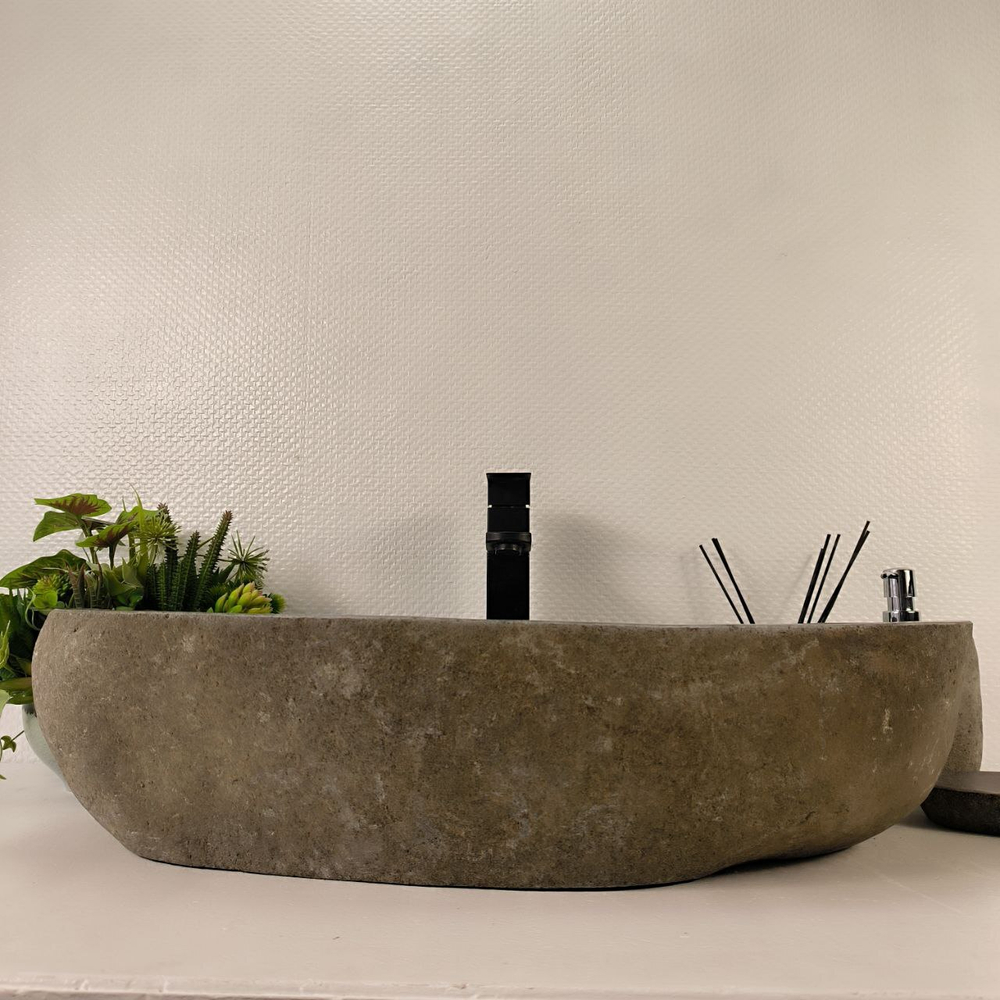 Раковина из речного камня RS-65156 64*38*15 0858