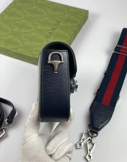 Мини-сумка Gucci Horsebit 1955 с узором Gg