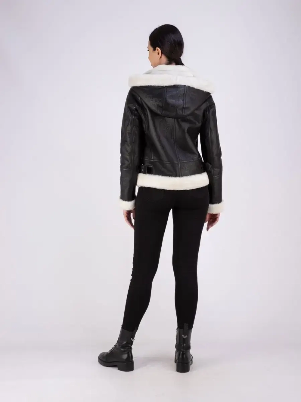 Дубленка женская натуральная короткая с капюшоном Турция