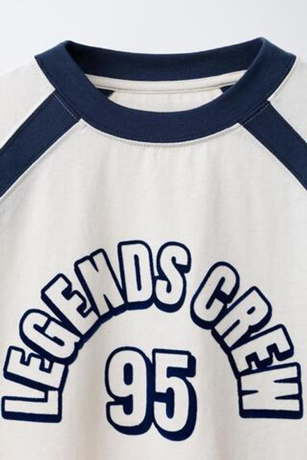 ZARA ФУТБОЛКА С РЕГЛАНОМ И РЕЛЬЕФНЫМ ТЕКСТОМ, ЖЕЛТОВАТО-БЕЛЫЙ