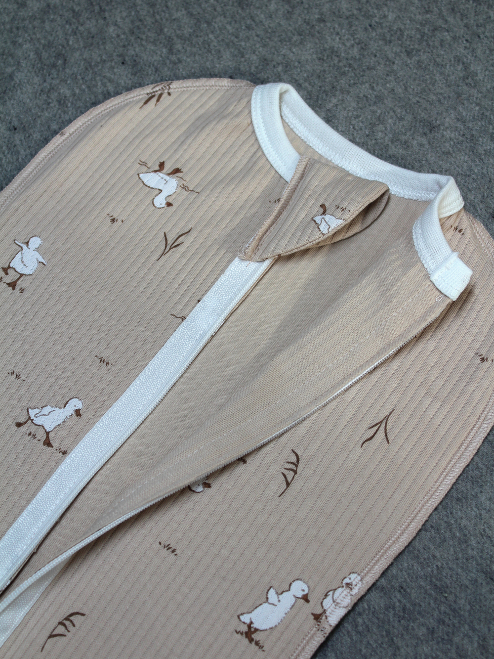 Пеленальный кокон Утята РУБЧИК Светлый кофе RinaAmari