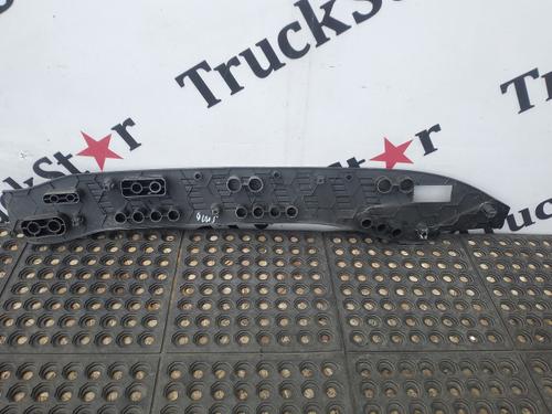 Накладка порога правая 2023г