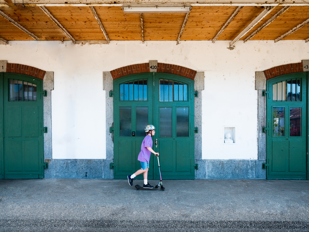 Самокат Micro Sprite LED Неохром