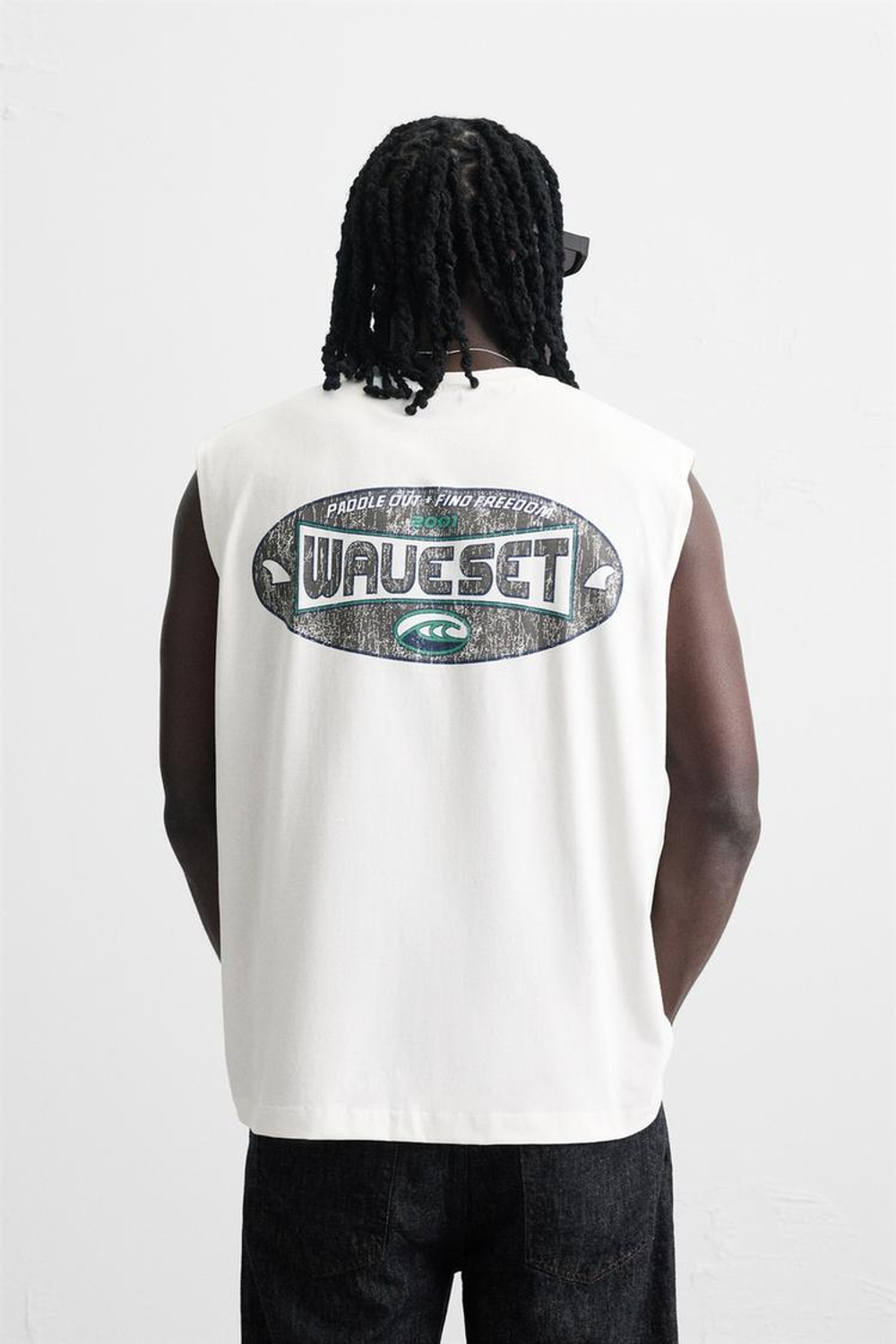 ZARA ФУТБОЛКА С ПРИНТАМИ ИЗ ТКАНИ С ЭФФЕКТОМ ПОТЕРТОСТИ, ЖЕЛТОВАТО-БЕЛЫЙ