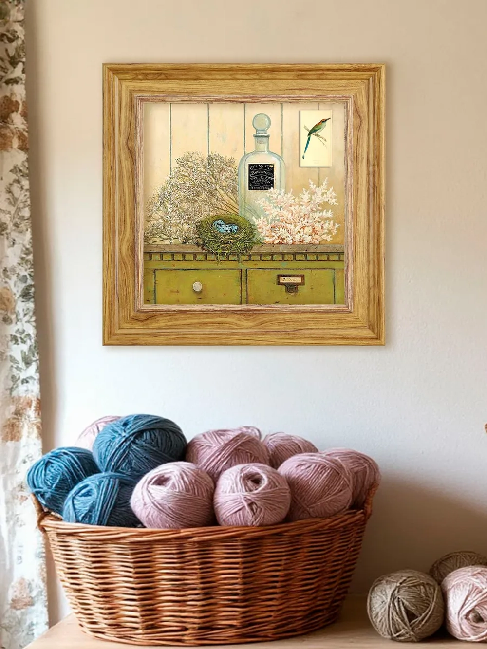 Картина настенная интерьерная в раме "под дерево" 26*26 см