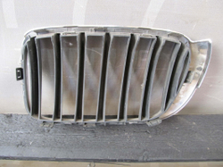 Решетка радиатора правая  BMW X3 (F25) 14-17 Б/У Оригинал 51117338572