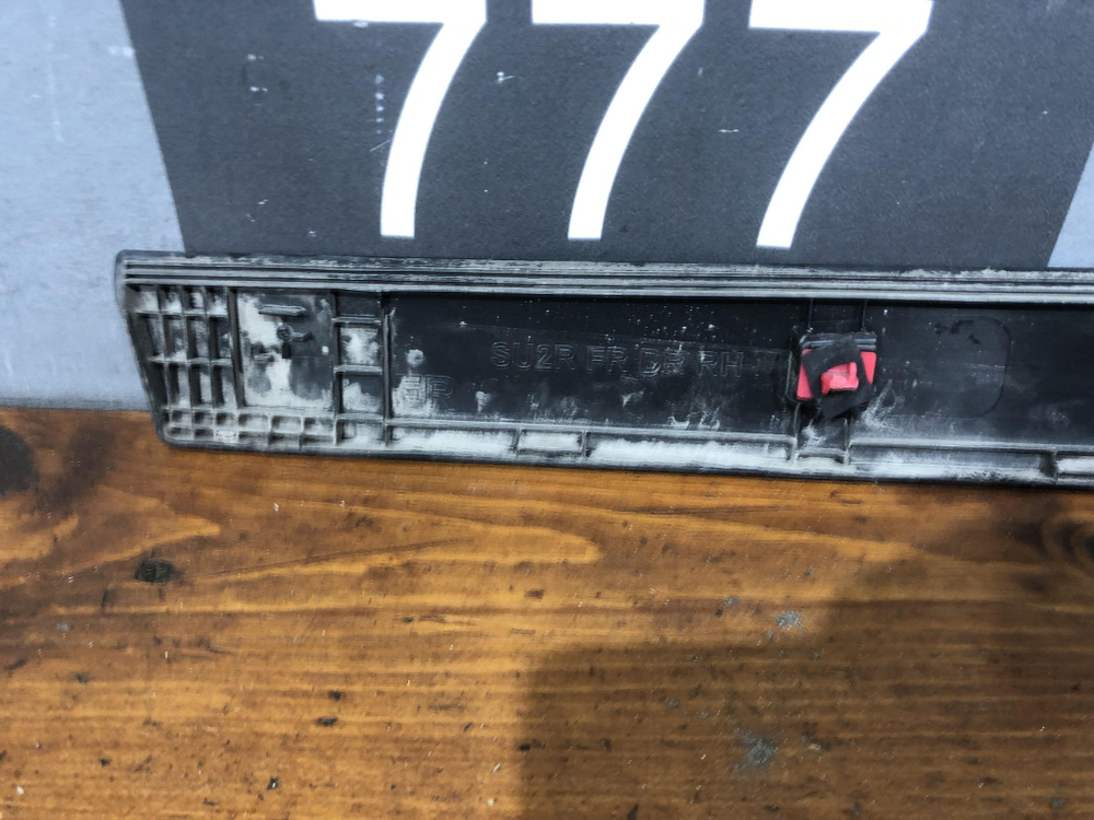 Молдинг двери передней правой Hyundai Creta 2 (SU2) 21-нв Б/У Оригинал 87722BW000