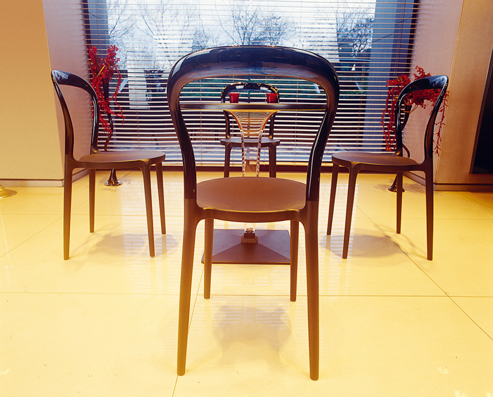 Стул пластиковый Siesta Contract Mr Bobo, темно-серый, дымчатый