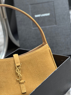 Saint Laurent Le 5 à 7 Hobo Bag