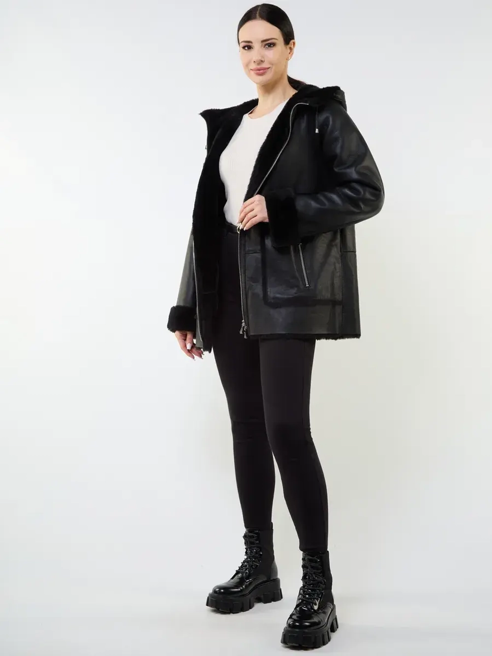 Дубленка натуральная зимняя с капюшоном