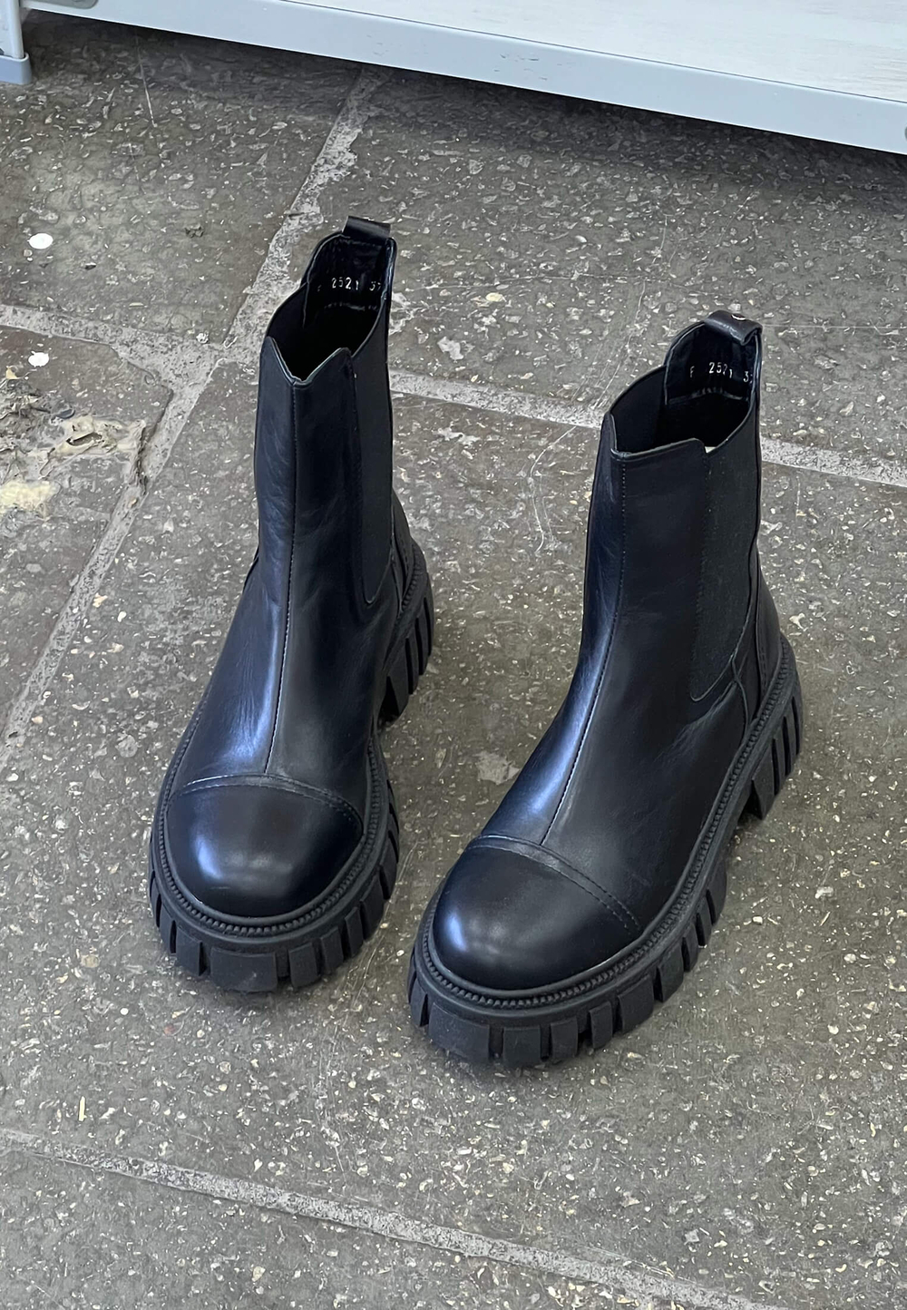 Ботинки // Lily // Black