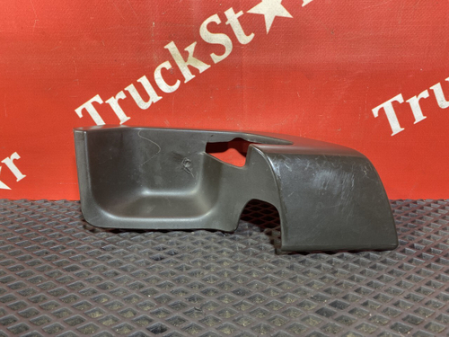 Накладка двери левой