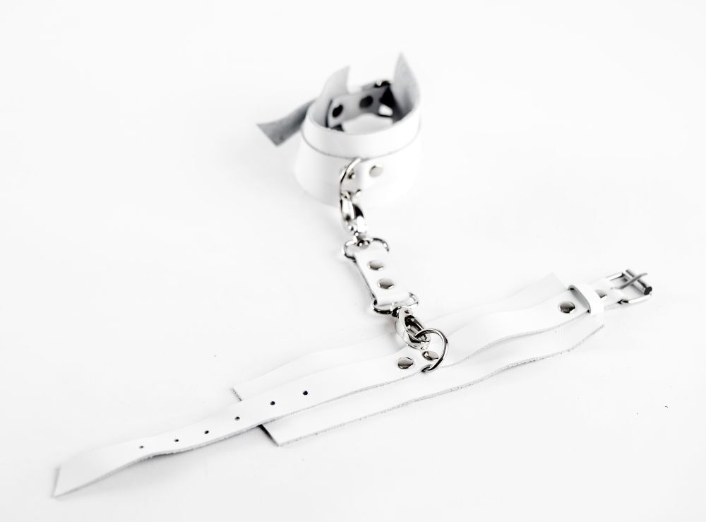 Белые оковы из натуральной кожи (Цвет: белый)