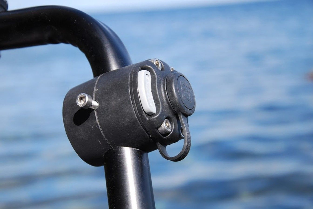 Монтажная площадка для крепления на трубу d25мм Mr225 (черный) (10256619)