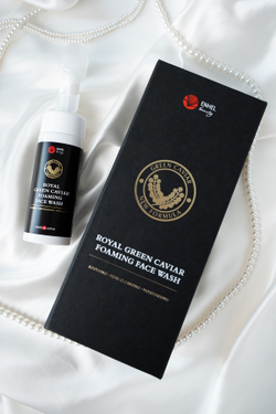 Пенка для умывания с нанощёточкой c зелёной икрой Royal Green Caviar Foaming Face Wash, 150ml