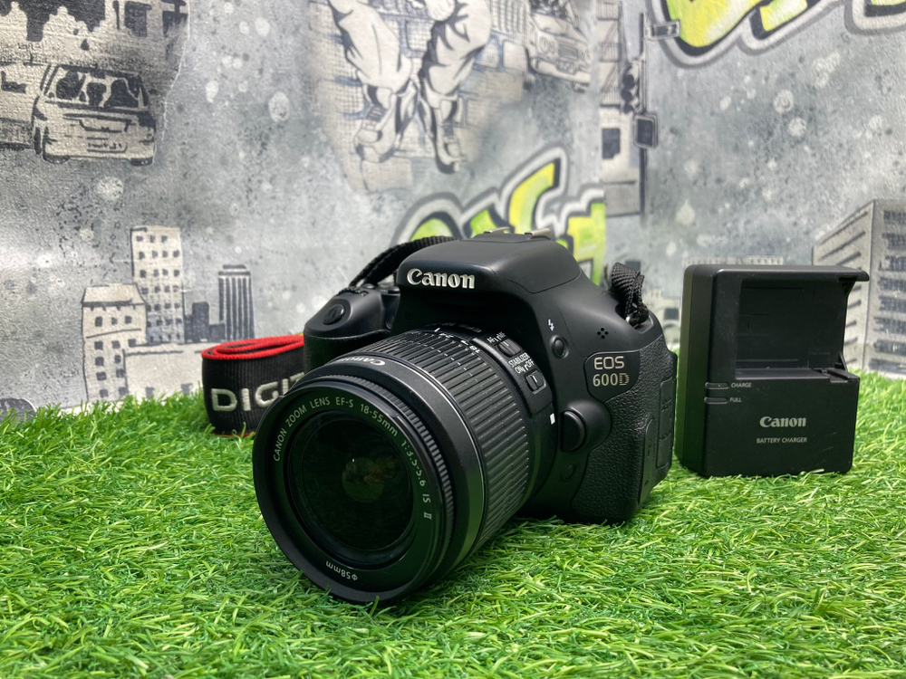 Canon 600D kit 18-55mm 3.5-5.6 IS II 9.500 кадров
