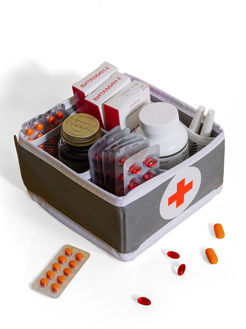 Аптечка домашняя 15х15х8 (серая)