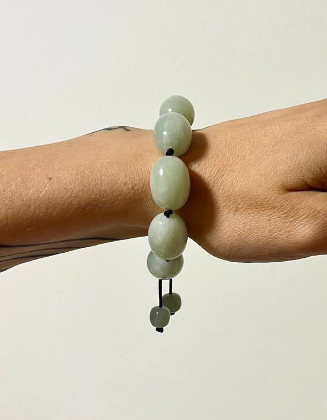 Браслет из белого нефрита из серии DEITY